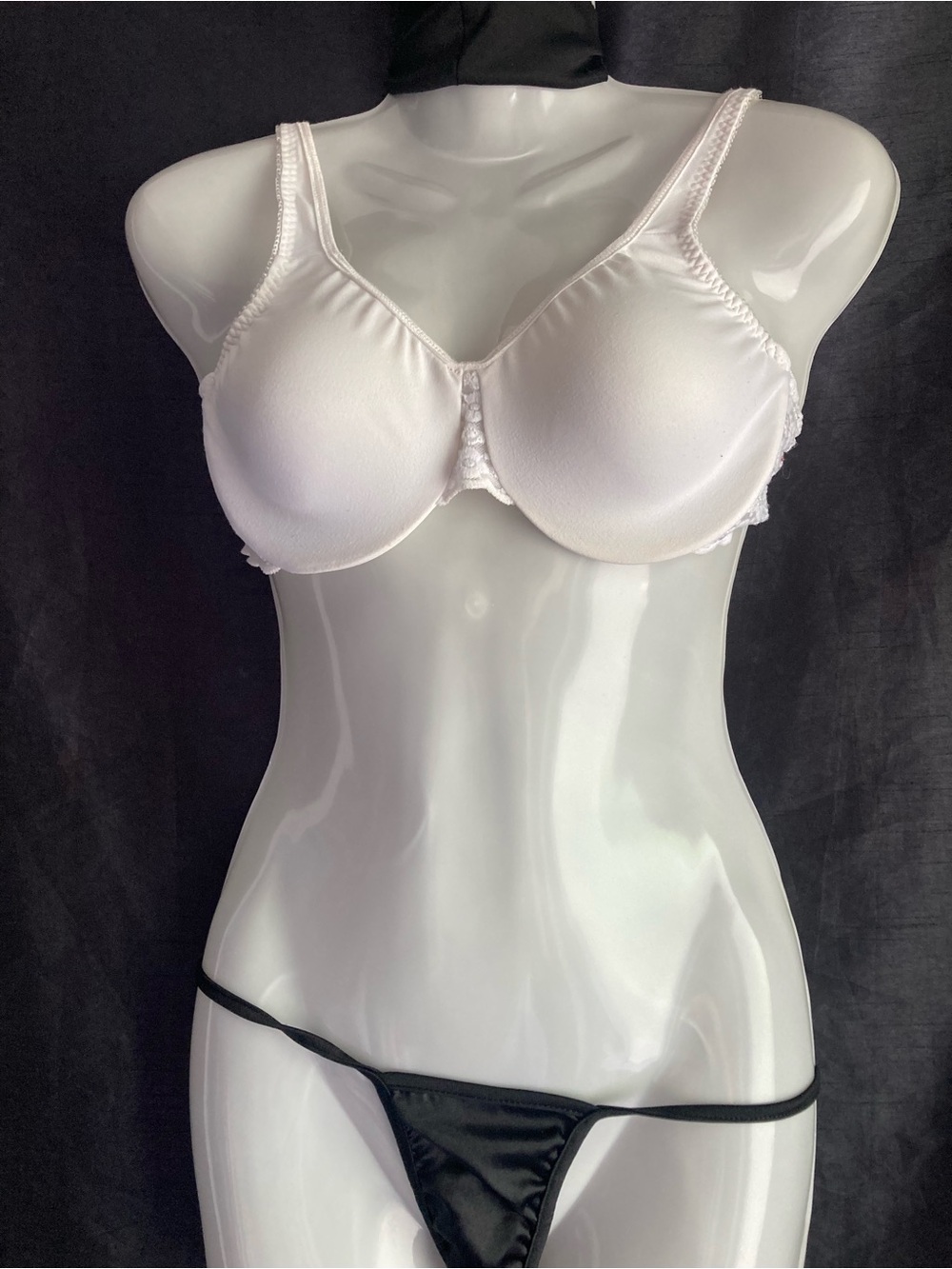 Warner’s White Underwire T-Shirt Bra 34D Lightly Lined Comfort Bra